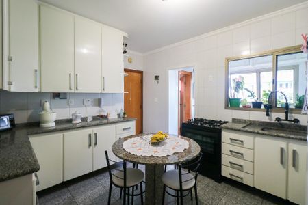 Apartamento à venda com 154m², 3 quartos e 3 vagas Apartamento à venda com 154m², 3 quartos e 3 vagasCozinha