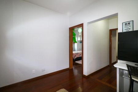 Apartamento à venda com 154m², 3 quartos e 3 vagas Apartamento à venda com 154m², 3 quartos e 3 vagasEscritório
