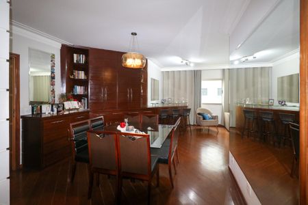 Apartamento à venda com 154m², 3 quartos e 3 vagas Apartamento à venda com 154m², 3 quartos e 3 vagasSala de Jantar