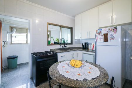 Apartamento à venda com 154m², 3 quartos e 3 vagas Apartamento à venda com 154m², 3 quartos e 3 vagasCozinha