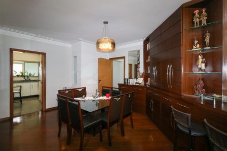 Apartamento à venda com 154m², 3 quartos e 3 vagas Apartamento à venda com 154m², 3 quartos e 3 vagasSala de Jantar