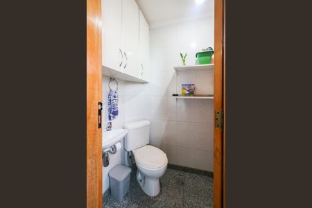 Apartamento à venda com 154m², 3 quartos e 3 vagas Apartamento à venda com 154m², 3 quartos e 3 vagasBanheiro da Área de Serviço