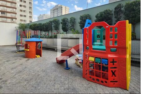 Apartamento à venda com 154m², 3 quartos e 3 vagas Apartamento à venda com 154m², 3 quartos e 3 vagasÁrea comum - Playground