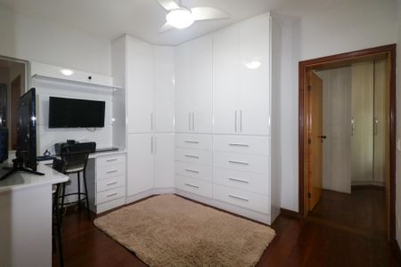 Apartamento à venda com 154m², 3 quartos e 3 vagas Apartamento à venda com 154m², 3 quartos e 3 vagasEscritório