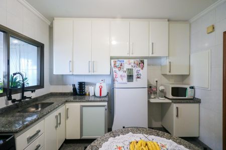 Apartamento à venda com 154m², 3 quartos e 3 vagas Apartamento à venda com 154m², 3 quartos e 3 vagasCozinha