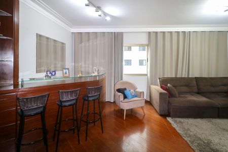 Apartamento à venda com 154m², 3 quartos e 3 vagas Apartamento à venda com 154m², 3 quartos e 3 vagasSala de TV