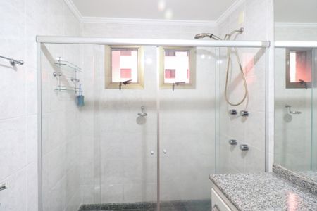Apartamento à venda com 154m², 3 quartos e 3 vagas Apartamento à venda com 154m², 3 quartos e 3 vagasBanheiro da Suíte 2