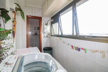 Apartamento à venda com 154m², 3 quartos e 3 vagas Apartamento à venda com 154m², 3 quartos e 3 vagasÁrea de Serviço