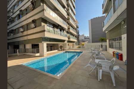 Apartamento à venda com 65m², 1 quarto e 1 vagaÁrea comum - piscina