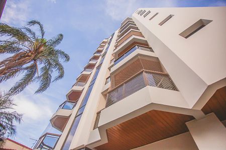 Apartamento à venda com 145m², 3 quartos e 2 vagas Apartamento à venda com 145m², 3 quartos e 2 vagasFachada