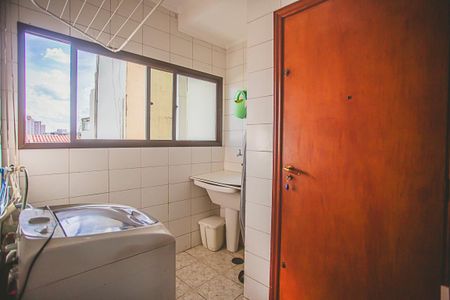 Apartamento à venda com 145m², 3 quartos e 2 vagas Apartamento à venda com 145m², 3 quartos e 2 vagasÁrea de Serviço