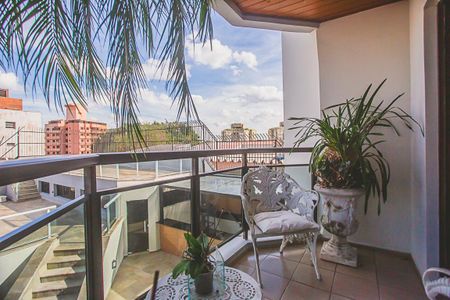 Apartamento à venda com 145m², 3 quartos e 2 vagas Apartamento à venda com 145m², 3 quartos e 2 vagasVaranda da Sala