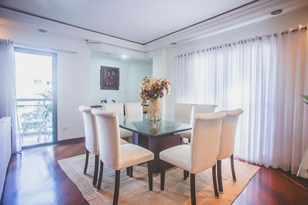 Apartamento à venda com 145m², 3 quartos e 2 vagas Apartamento à venda com 145m², 3 quartos e 2 vagasSala de Jantar