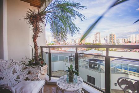 Apartamento à venda com 145m², 3 quartos e 2 vagas Apartamento à venda com 145m², 3 quartos e 2 vagasVaranda da Sala