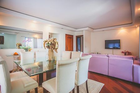 Apartamento à venda com 145m², 3 quartos e 2 vagas Apartamento à venda com 145m², 3 quartos e 2 vagasSala de Jantar