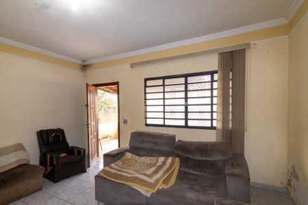 Casa à venda com 125m², 2 quartos e 4 vagas Casa à venda com 125m², 2 quartos e 4 vagasSala