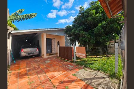 Casa à venda com 110m², 2 quartos e 2 vagas Casa à venda com 110m², 2 quartos e 2 vagasFachada