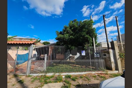 Casa à venda com 110m², 2 quartos e 2 vagas Casa à venda com 110m², 2 quartos e 2 vagasFachada
