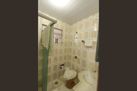 Casa à venda com 166m², 2 quartos e 2 vagasBanheiro