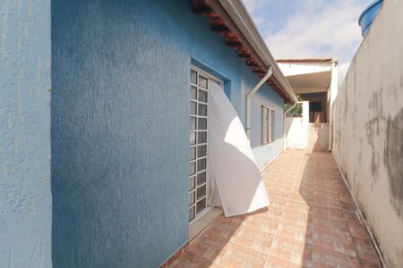 Casa à venda com 166m², 2 quartos e 2 vagasCozinha e Área de Serviço