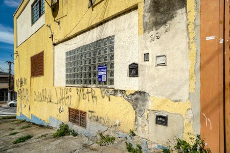 Casa para alugar com 70m², 2 quartos e 1 vaga Casa para alugar com 70m², 2 quartos e 1 vagaFachada