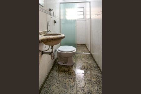 Casa para alugar com 70m², 2 quartos e 1 vaga Casa para alugar com 70m², 2 quartos e 1 vagaBanheiro