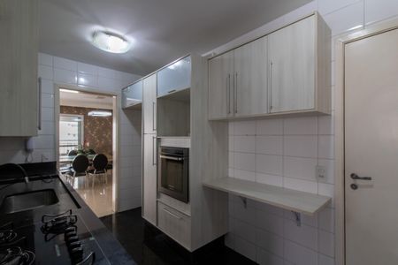 Apartamento para alugar com 110m², 2 quartos e 2 vagasCozinha