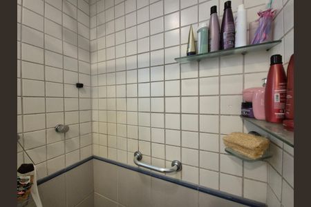 Apartamento à venda com 400m², 4 quartos e 6 vagas Apartamento à venda com 400m², 4 quartos e 6 vagasBanheiro da Suíte 4