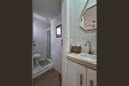 Apartamento à venda com 400m², 4 quartos e 6 vagas Apartamento à venda com 400m², 4 quartos e 6 vagasBanheiro de serviço