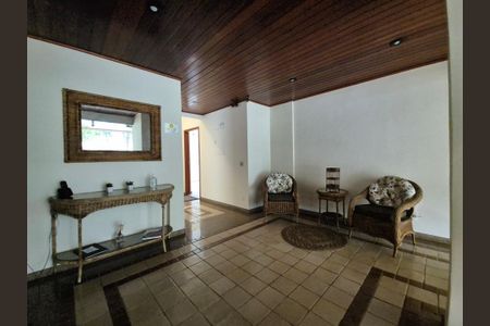 Apartamento à venda com 400m², 4 quartos e 6 vagas Apartamento à venda com 400m², 4 quartos e 6 vagasHall de entrada