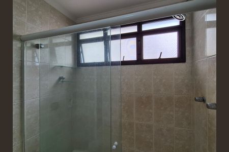 Apartamento à venda com 400m², 4 quartos e 6 vagas Apartamento à venda com 400m², 4 quartos e 6 vagasBanheiro da Suíte 3