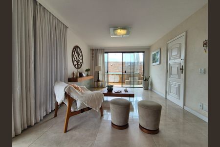 Apartamento à venda com 400m², 4 quartos e 6 vagas Apartamento à venda com 400m², 4 quartos e 6 vagasSala