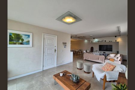 Apartamento à venda com 400m², 4 quartos e 6 vagas Apartamento à venda com 400m², 4 quartos e 6 vagasSala