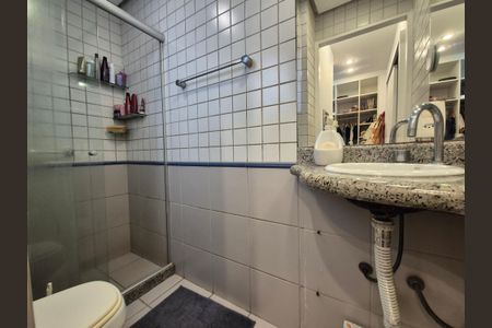 Apartamento à venda com 400m², 4 quartos e 6 vagas Apartamento à venda com 400m², 4 quartos e 6 vagasBanheiro da Suíte 4