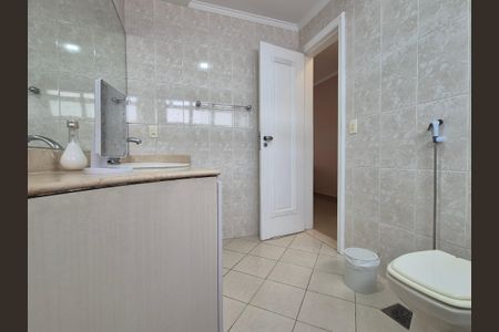 Apartamento à venda com 400m², 4 quartos e 6 vagas Apartamento à venda com 400m², 4 quartos e 6 vagasBanheiro da Suíte 3