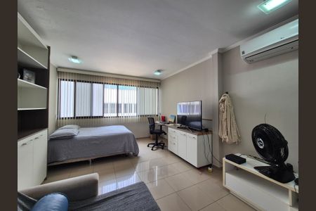 Apartamento à venda com 400m², 4 quartos e 6 vagas Apartamento à venda com 400m², 4 quartos e 6 vagasSuíte 2