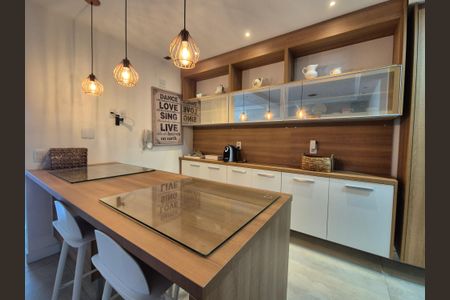 Apartamento à venda com 400m², 4 quartos e 6 vagas Apartamento à venda com 400m², 4 quartos e 6 vagasCozinha