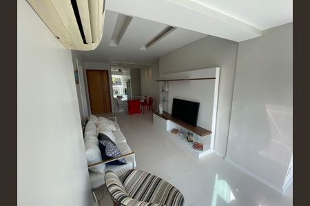 Apartamento para alugar com 70m², 2 quartos e 1 vagaSala