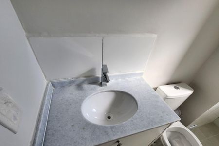 Apartamento para alugar com 53m², 2 quartos e 1 vaga Apartamento para alugar com 53m², 2 quartos e 1 vagaBanheiro da Suíte