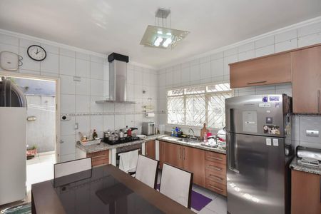 Casa à venda com 140m², 3 quartos e 2 vagas Casa à venda com 140m², 3 quartos e 2 vagasCozinha