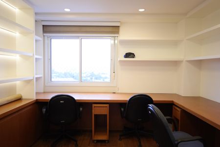 Apartamento para alugar com 326m², 6 quartos e 4 vagasEscritório