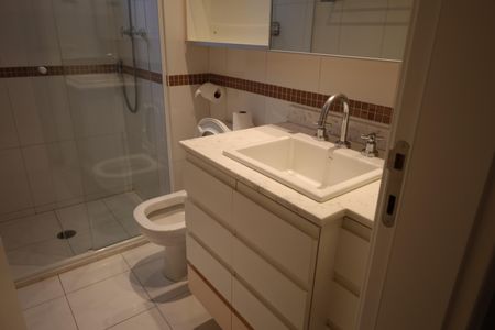 Apartamento para alugar com 326m², 6 quartos e 4 vagasBanheiro da Suíte 2