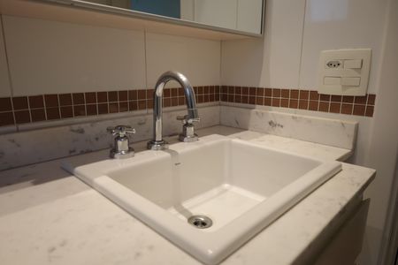 Apartamento para alugar com 326m², 6 quartos e 4 vagasBanheiro da Suíte 2