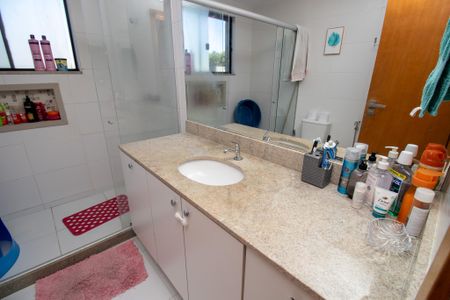 Casa de condomínio à venda com 130m², 3 quartos e 2 vagas Casa de condomínio à venda com 130m², 3 quartos e 2 vagasBanheiro quarto 2