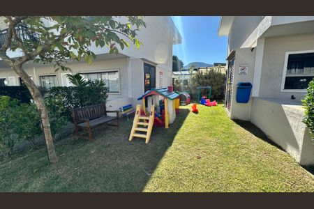 Casa de condomínio à venda com 130m², 3 quartos e 2 vagas Casa de condomínio à venda com 130m², 3 quartos e 2 vagasÁrea comum - Playground