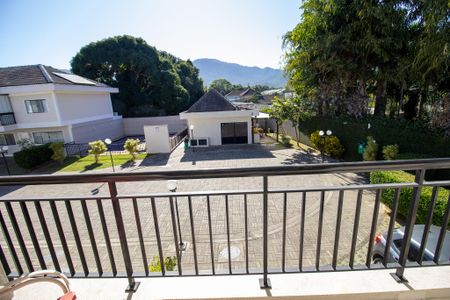 Casa de condomínio à venda com 130m², 3 quartos e 2 vagas Casa de condomínio à venda com 130m², 3 quartos e 2 vagasVaranda