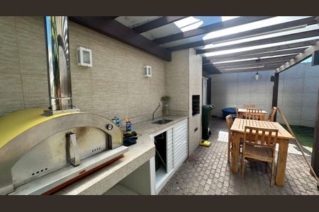 Casa de condomínio à venda com 130m², 3 quartos e 2 vagas Casa de condomínio à venda com 130m², 3 quartos e 2 vagasÁrea comum - Churrasqueira