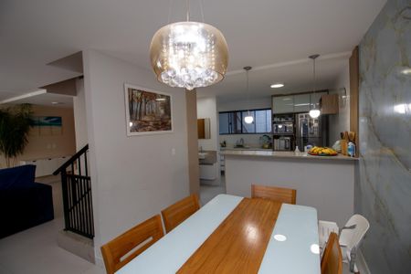 Casa de condomínio à venda com 130m², 3 quartos e 2 vagas Casa de condomínio à venda com 130m², 3 quartos e 2 vagasCopa