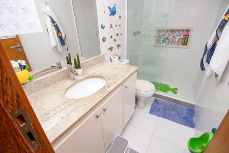 Casa de condomínio à venda com 130m², 3 quartos e 2 vagas Casa de condomínio à venda com 130m², 3 quartos e 2 vagasBanheiro quarto 1