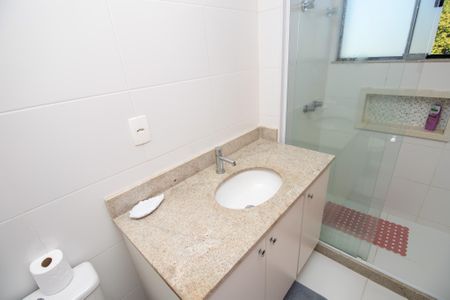 Casa de condomínio à venda com 130m², 3 quartos e 2 vagas Casa de condomínio à venda com 130m², 3 quartos e 2 vagasBanheiro quarto 3